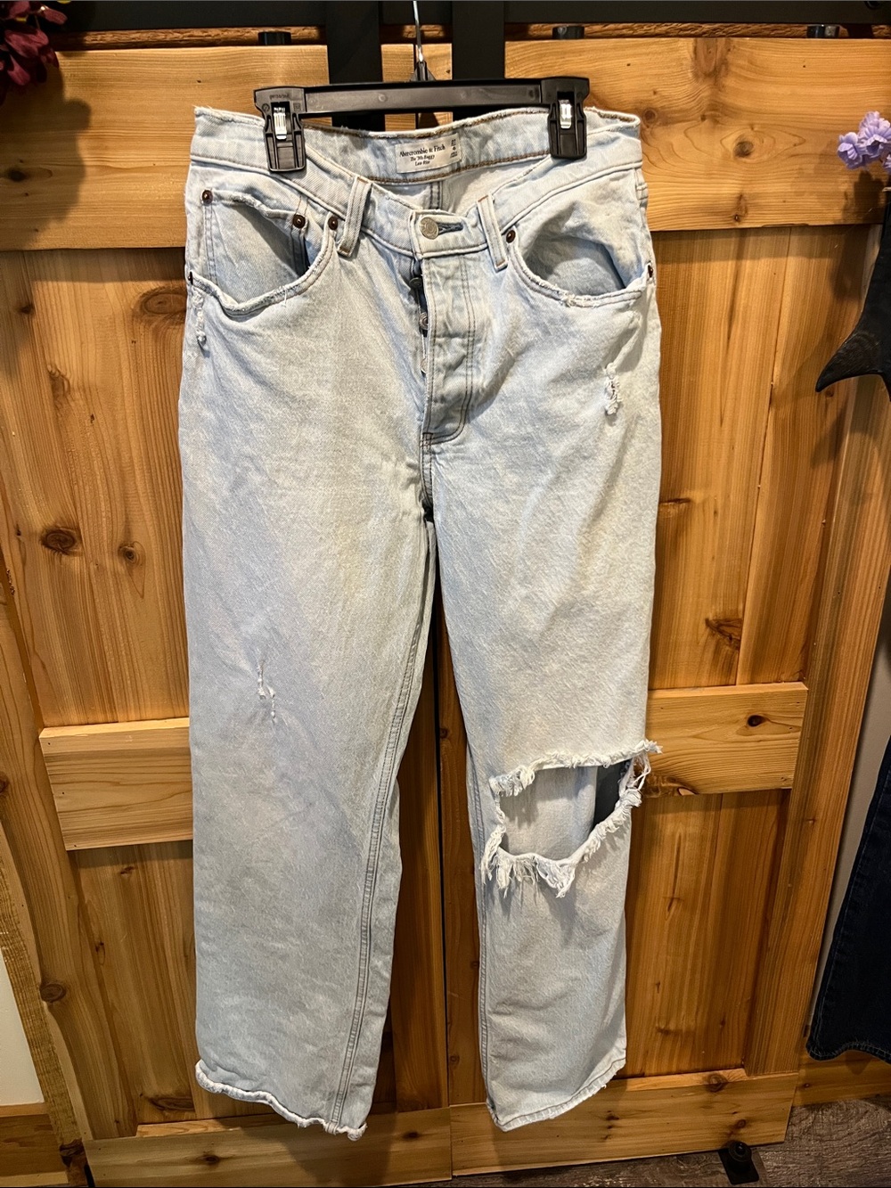 Abercrombie & Fitch Light Wash The 90s Baggy Low Rise Wide-Leg Distressed Jeans